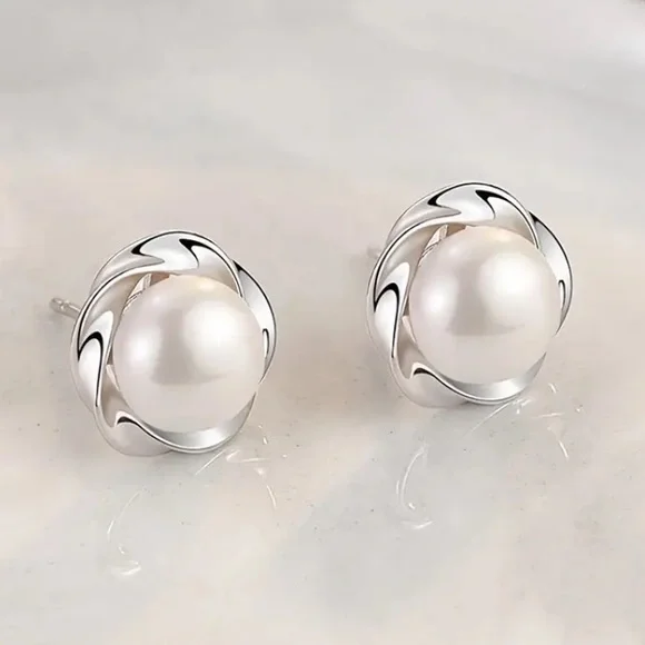 💕5/$15 Set of 4 Faux Pearl Studs, NEW - Picture 4 of 9